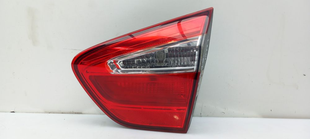 Farolim da mala direito KIA Rio III (UB)