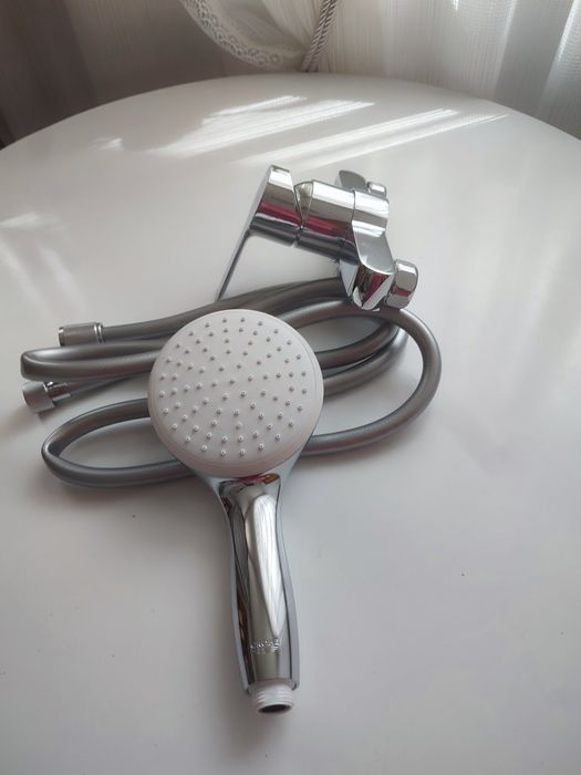 Змішувач для душу від фірми Grohe новий.