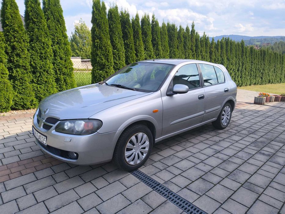 Nissan Almera