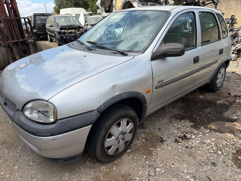 Opel Corsa B para peças