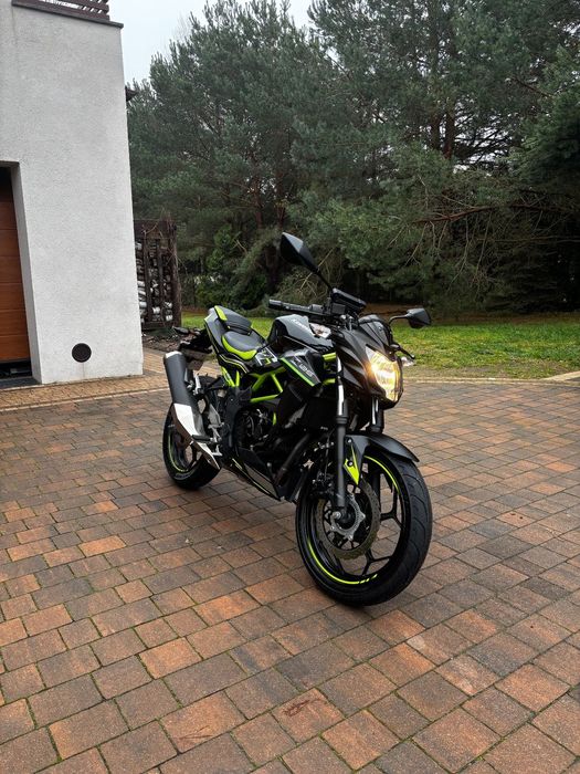 Kawasaki Z Kawasaki Z125 z 2021 roku motor wizualnie i technicznie jak nowy