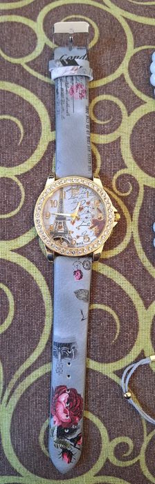 Conjunto Relógio Torre Eiffel + Pulseiras