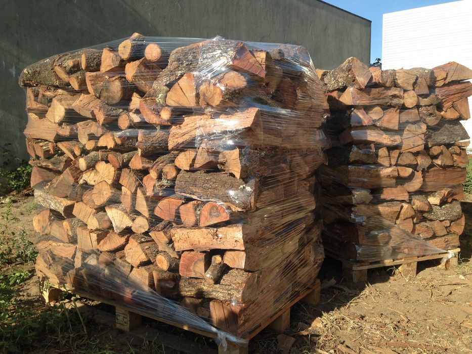 LENHA SECA EM PALETES com entregas programadas