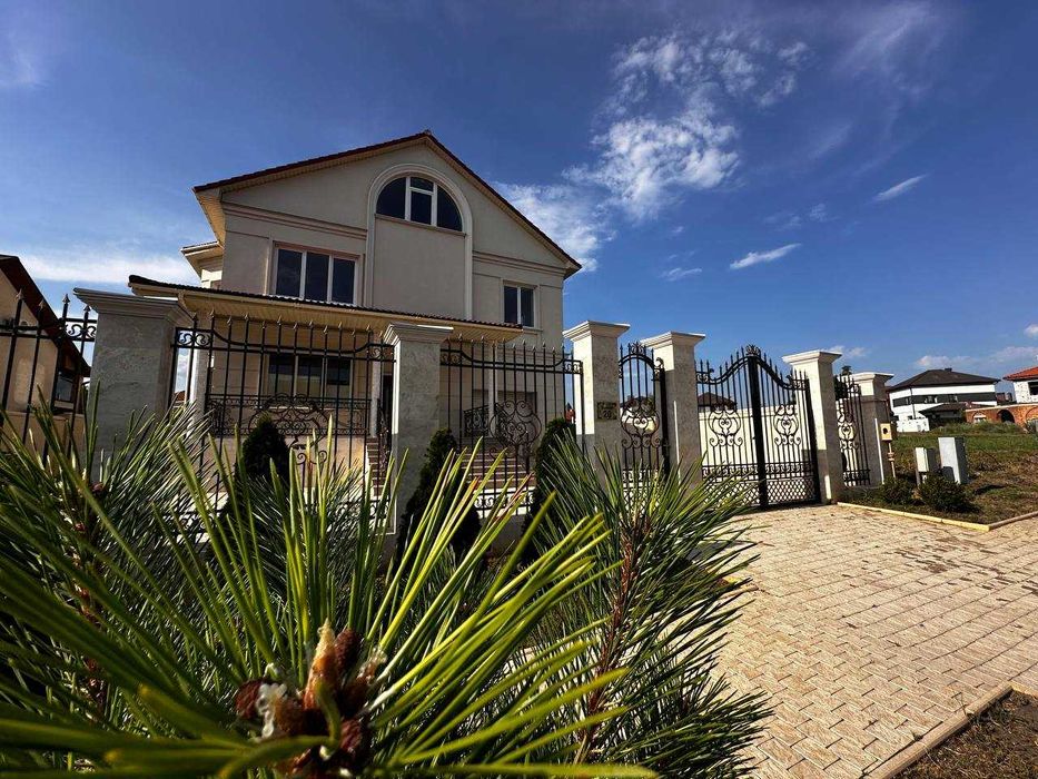 Предлагается к продаже новый дом в Совиньоне! Под чистовую отделку.