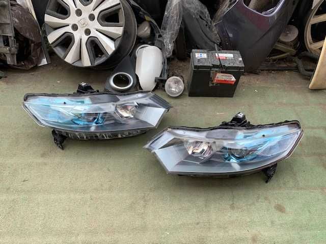 Honda Insight Lampa Przednia