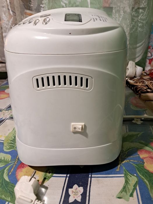 Продам хлібовипічку.