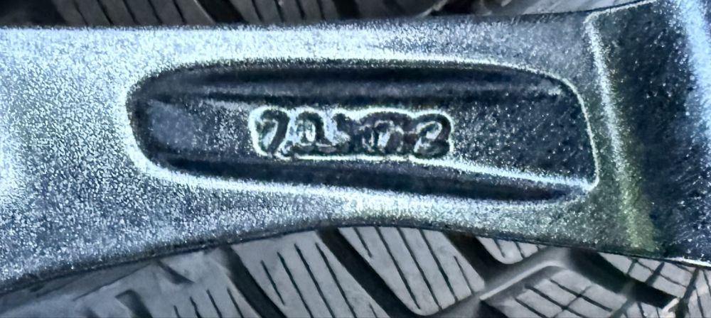 Oryginał Felgi Renault Kadjar Dacia Duster 5x114.3 215/60R17 Nowe zima