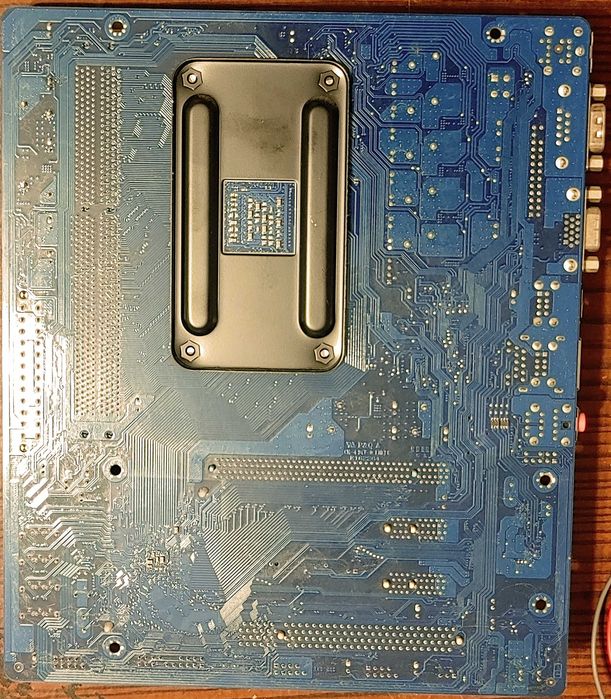 Материнська плата Gigabyte GA-M68MT-S2P AM3 DDR3 + CPU Phenom 4X ядра