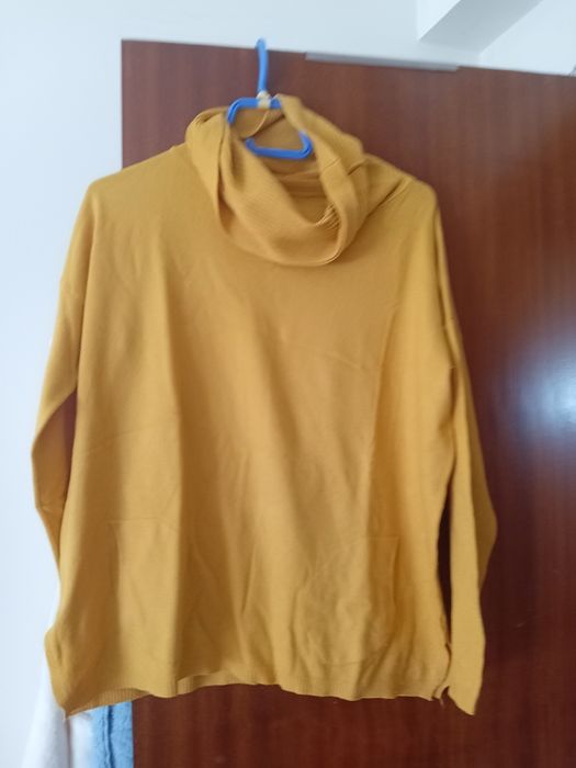 Várias camisolas de malha