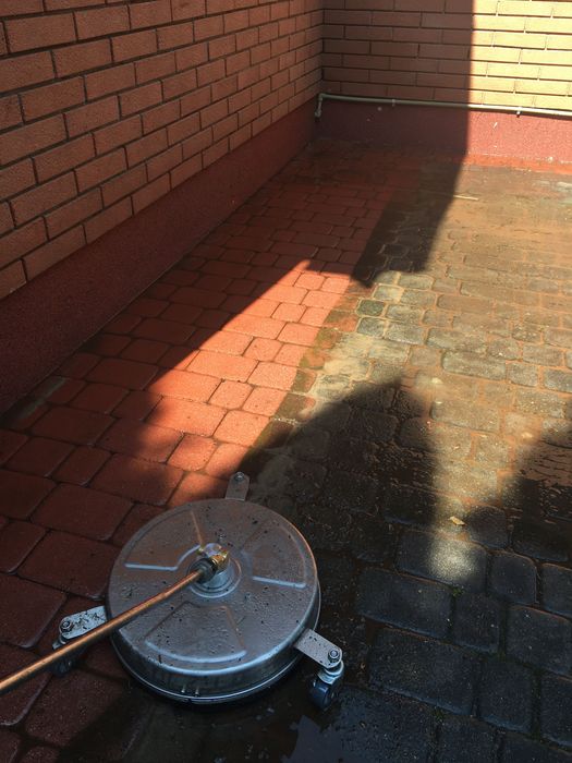 mycie: dachów, elewacji, kostki     MR CLEAN