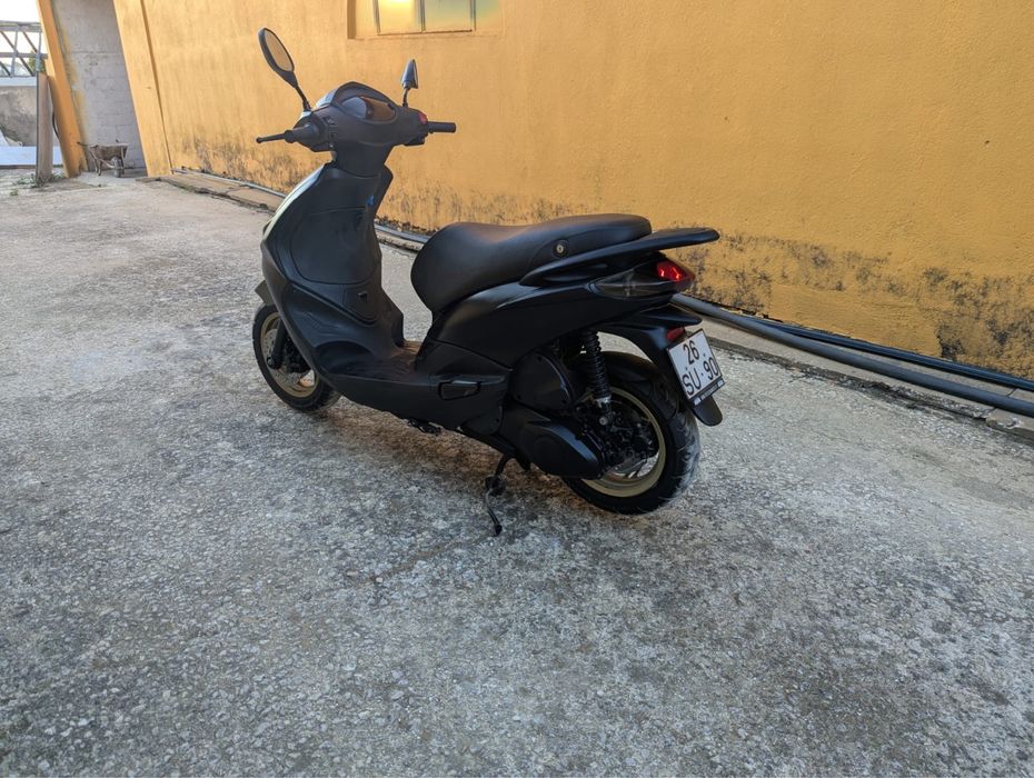 Piaggio Fly 125 Limited Edition (Matte Black) 2017, 4900km