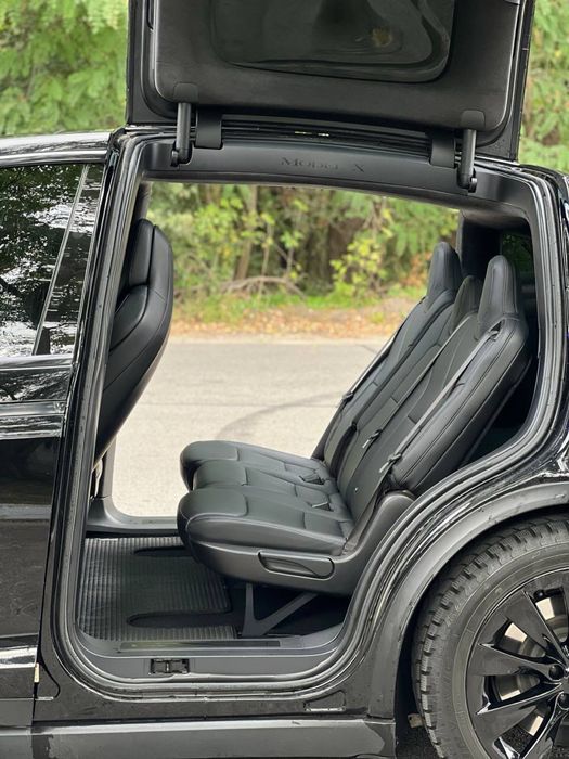Tesla model X 90D . Тесла модел Х . В доброму стані !