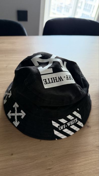 Панамка off white