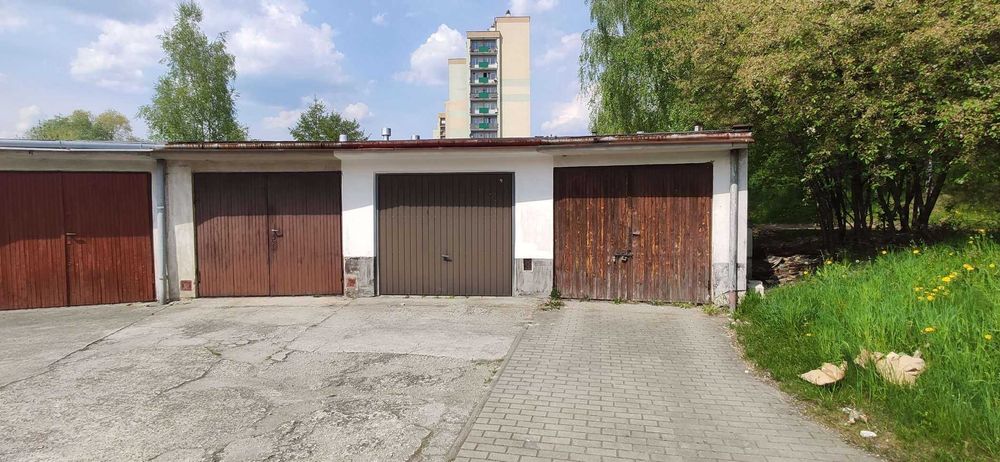 Mikołajczyka duży garaż/magazyn ok 24 m2, prąd