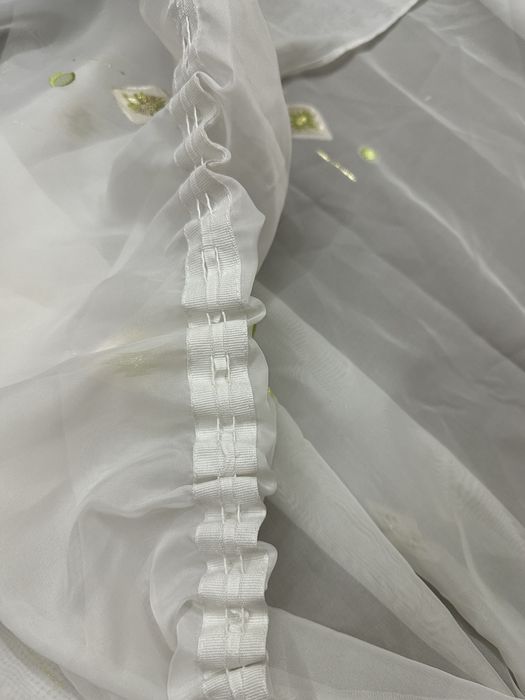 Ніжна тюль в гарному стані