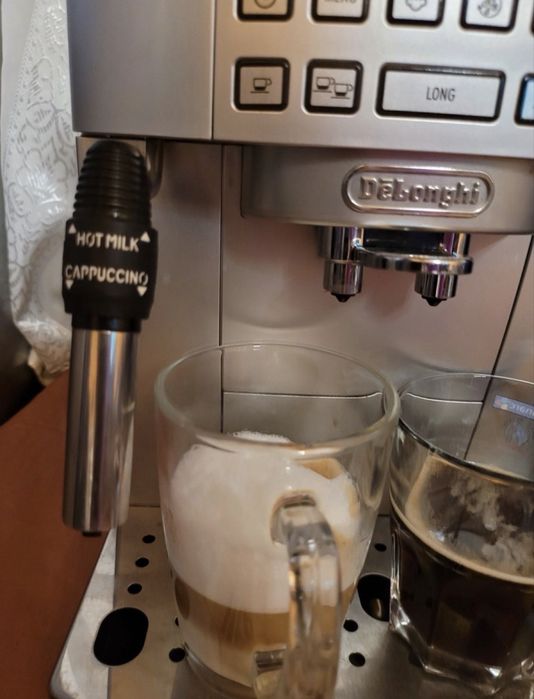 Кавомашина кавоварка DeLonghi Magnifica S Plus ESAM 22.323 з домашнього використання