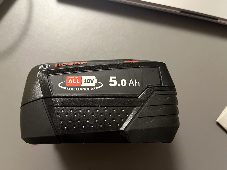 Продам нову батарею Bosh