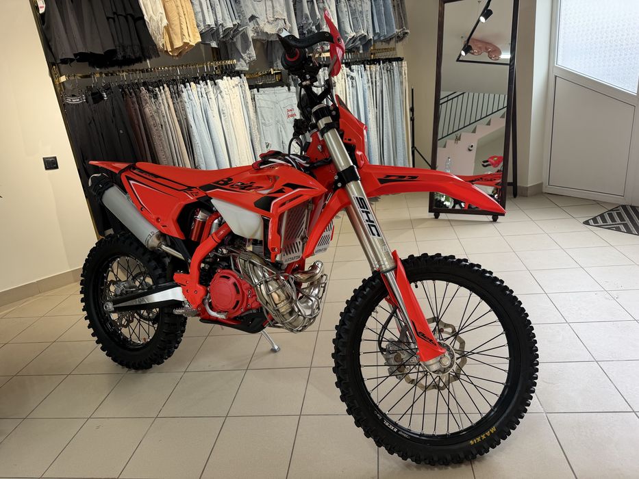 Beta RR X-Pro 300 2-T • 15 мотогодин • ідеальний стан