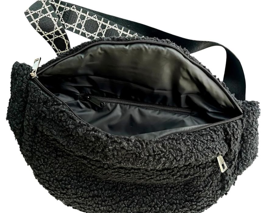 Бананка Тедді через плече