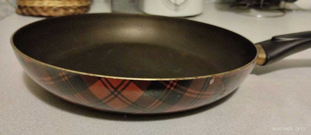 Сковорідка з антипригарним покриттям, 24 см