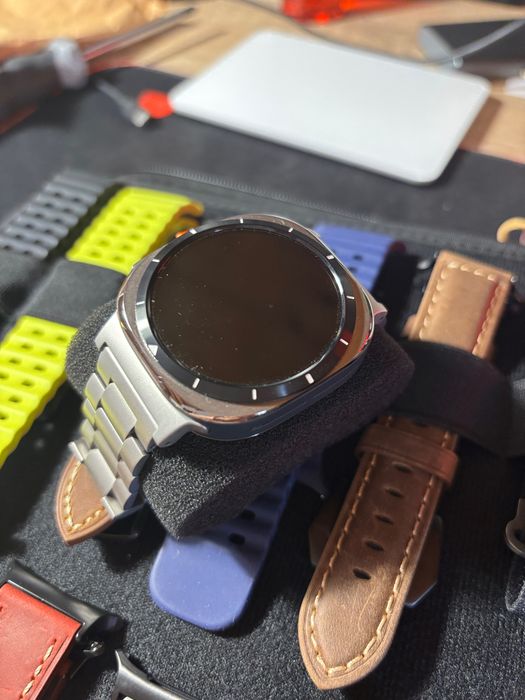 Smartwatch Samsung Galaxy Watch Ultra | 47 mm | Prateado, Cinzento, Titânio + 12 braceletes
