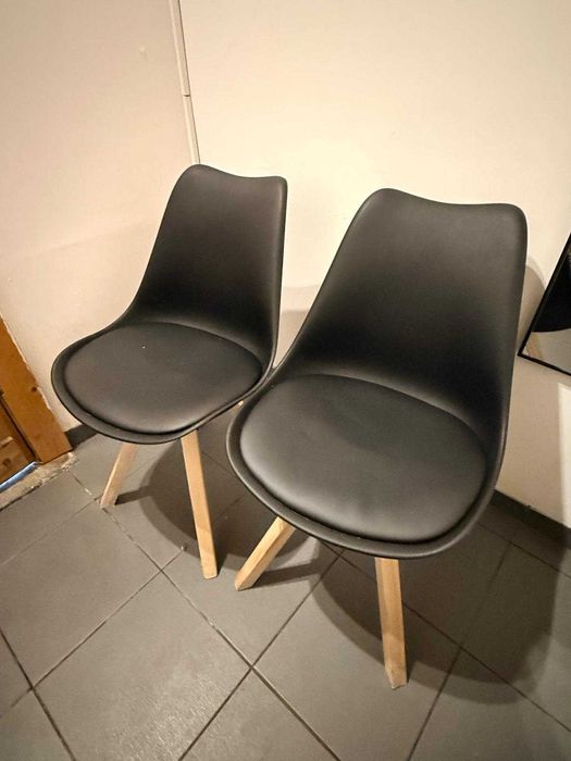 Par de cadeiras seminovos