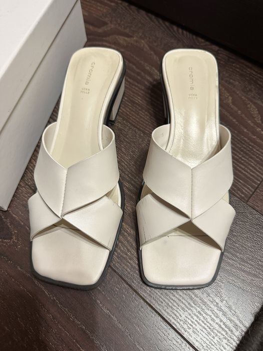 Продам босоніжки, шльопанці  cromіа