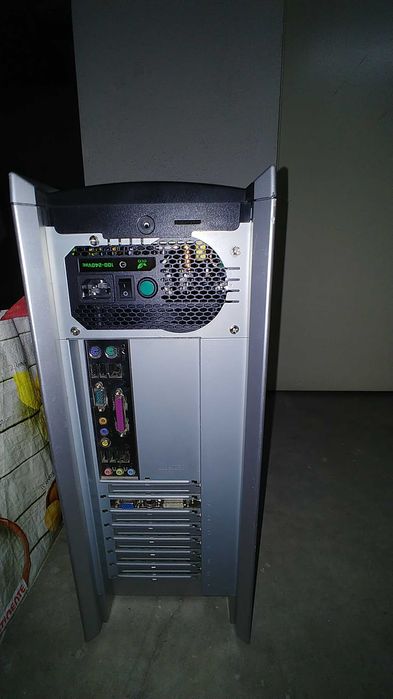 Caixa ATX Nexus com isolamento acústico