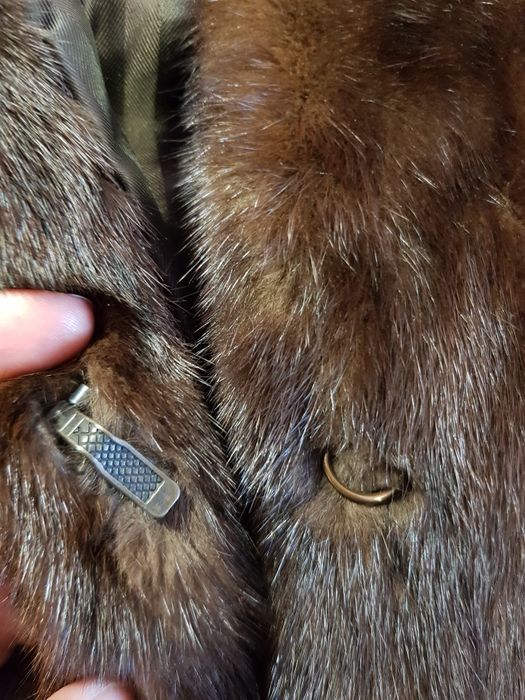 Норкова шуба у шоколадному кольорі