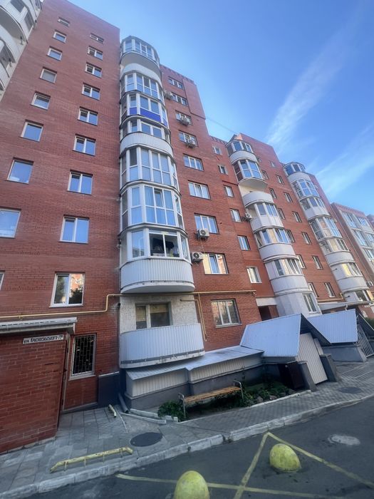 Продам 2-кімнатну квартиру з кладовою, на Масанах