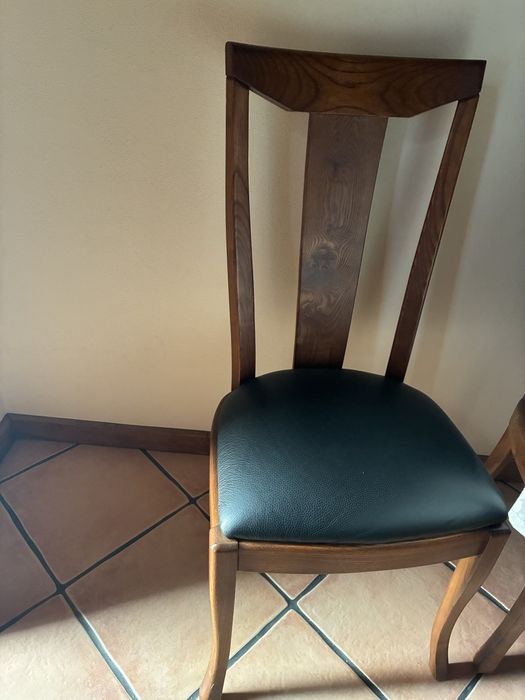 Mesa de sala com 6 cadeiras