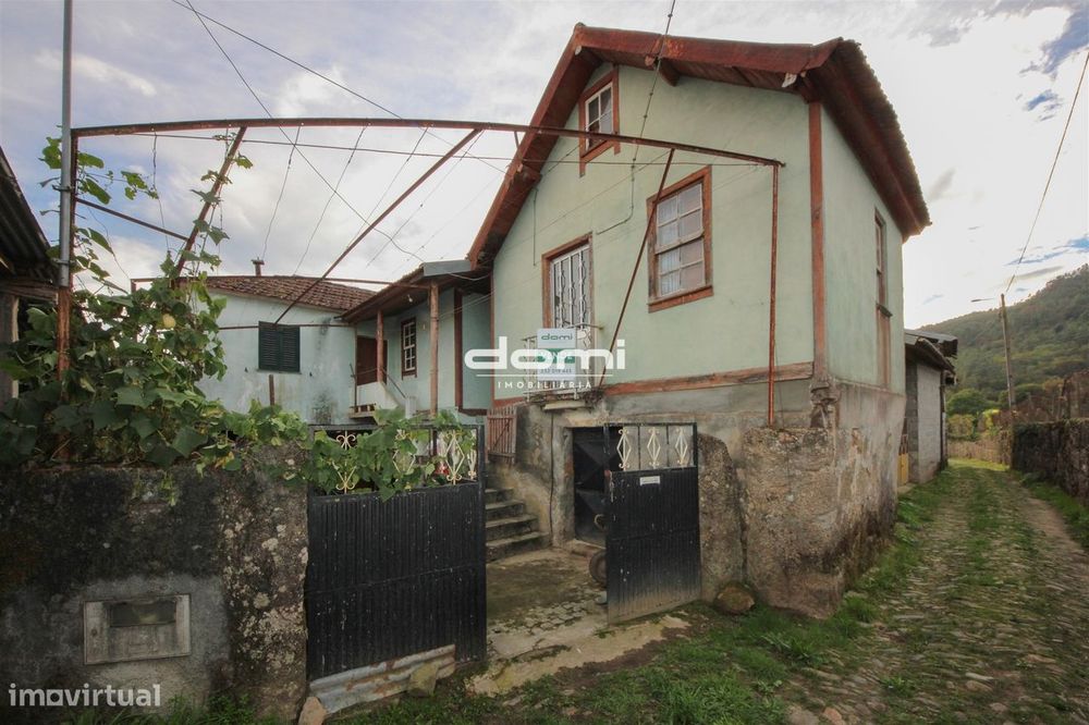 🏡 Moradia T3 para Reconstrução – Paz, Natureza e Conforto