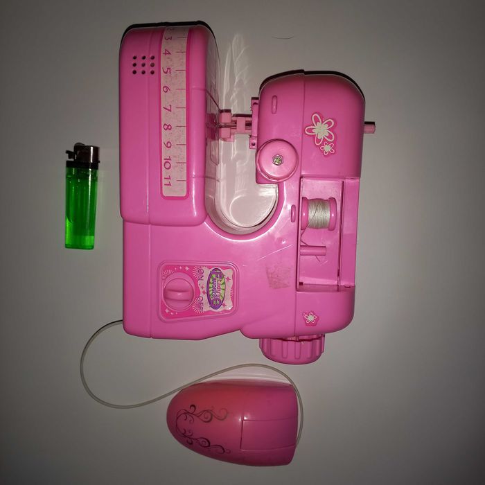 Швейная машинка (игрушка механическая)