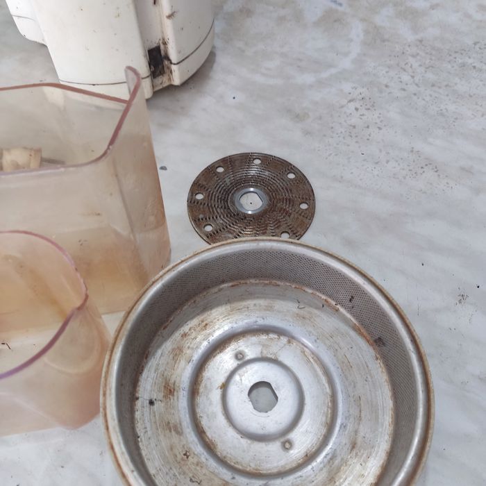 Продам соковижималку в робочому стані і повний комплект