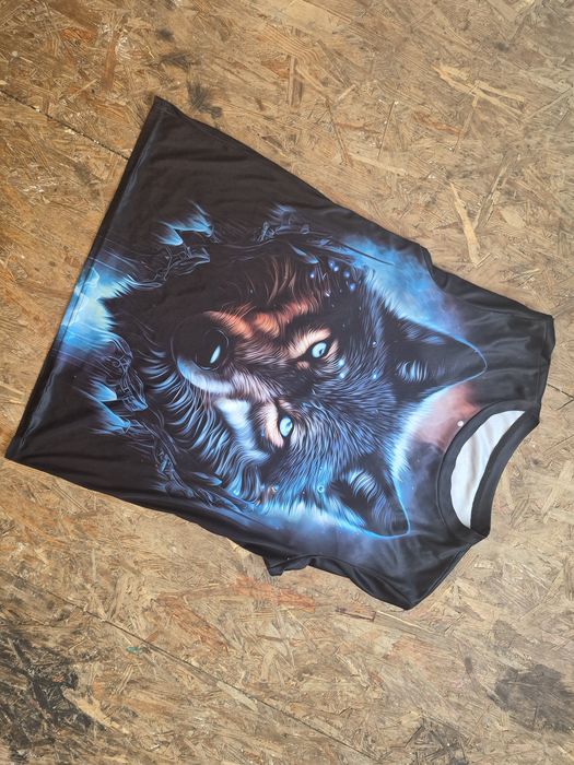 Koszulka z nadrukiem wilka – Wygodna! Rozmiar M/L (jak nowa)