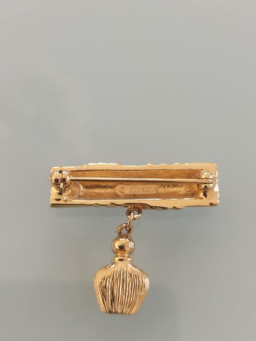 Lindo broche Nina Ricci Esmtado muito bom