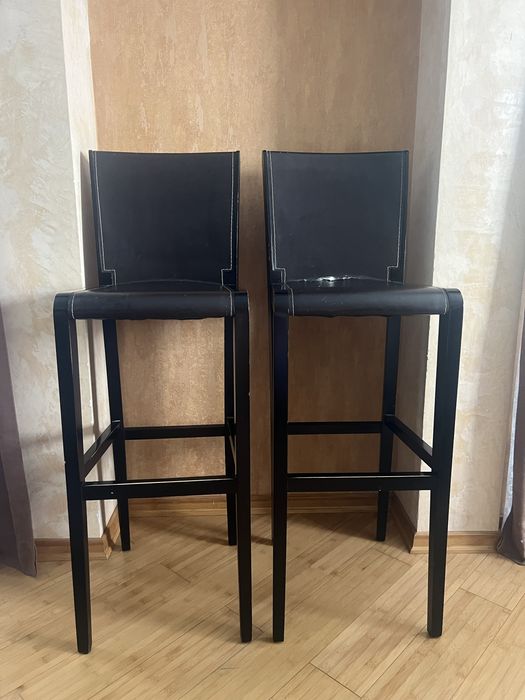 Стільці барні