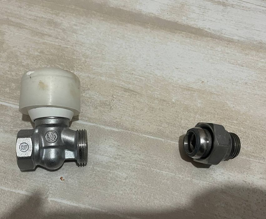 Вентиль радиаторный Giacomini R6X033 1/2 без фитинга