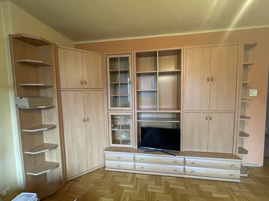 Mebloscianka z szafa narozna