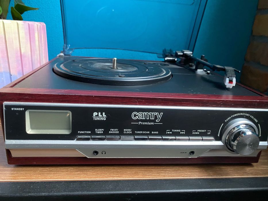 Програвач вінілу Camry Premium CR1113 (з радіо)