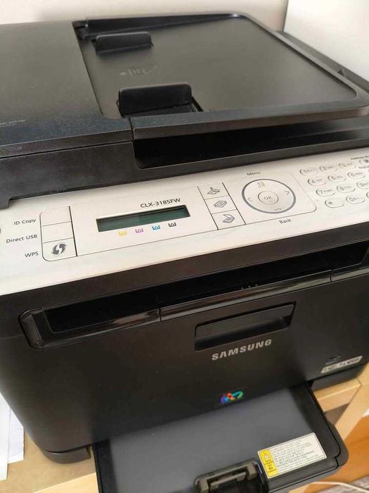 Impressora multifuncional laser colorida Samsung CLX-3185FW
