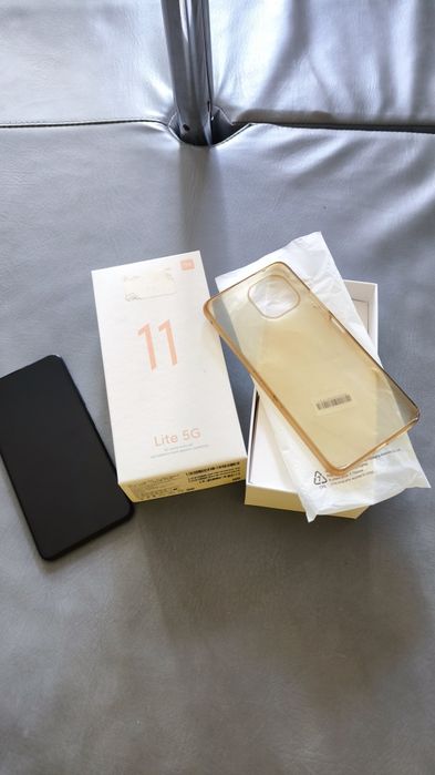Xiaomi Mi 11 lite (6/128gb) ładny