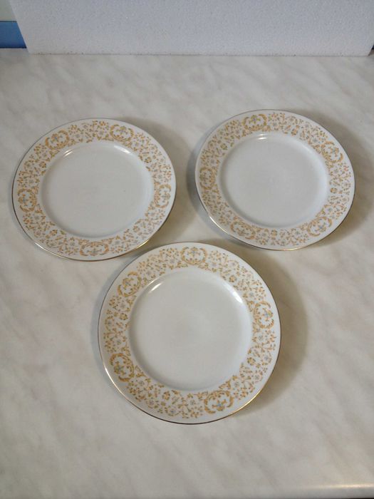 Talerzyki deserowe Ćmielów PRL 3 sztuki