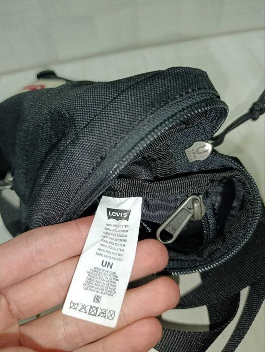 Мессенджер Levi's Mini Crossbody Solid.
