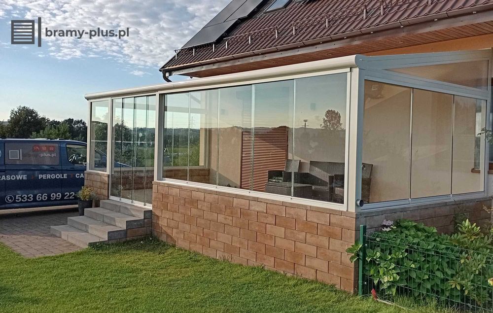 Zadaszenie tarasu aluminiowe, kremowe, białe, jasne, lamelowe, pergola