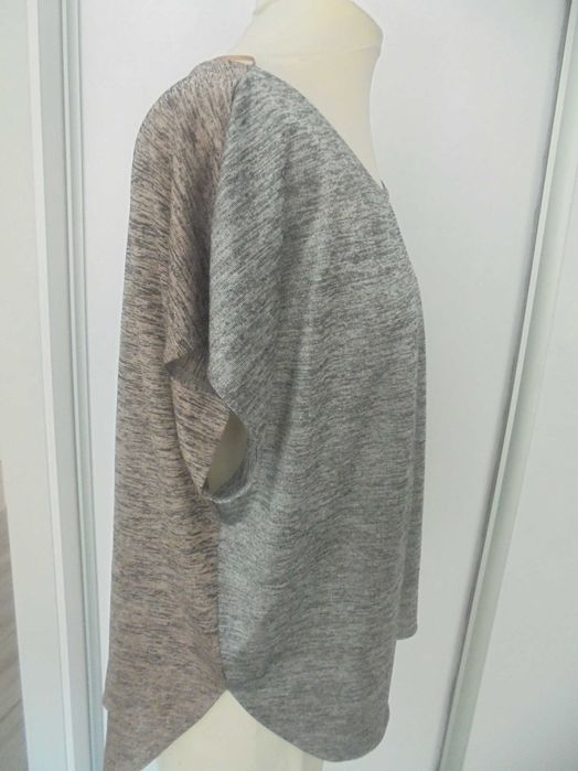 bluzka w roz50/52 biust / biodra do 126 cm dl 66 cmtyl 74 cm