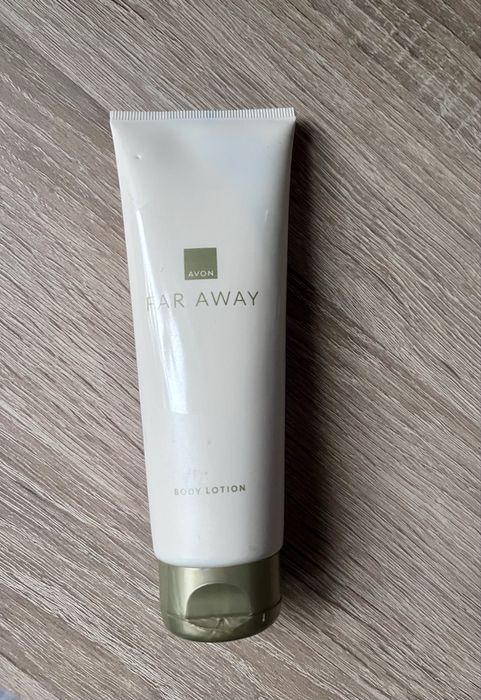 Body lotion Far Away Avon
