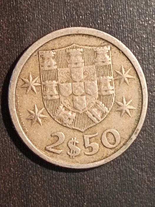 3 moedas de 2,5 escudos	Portugal	1983, 1985, 1969