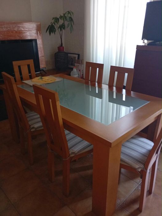 Conjunto de 6 cadeiras + mesa de jantar