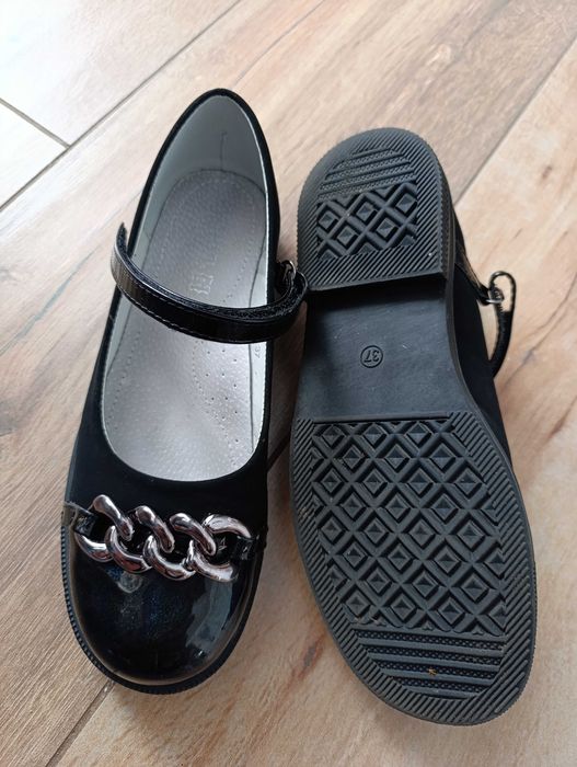 Туфлі чорні розмір 37 лак замш
